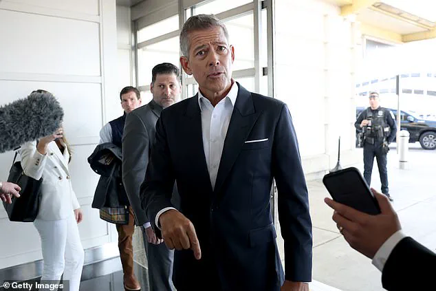 Transportation Secretary Urges Formal Attire for Holiday Travel, Emphasizing 'Return to Civility'