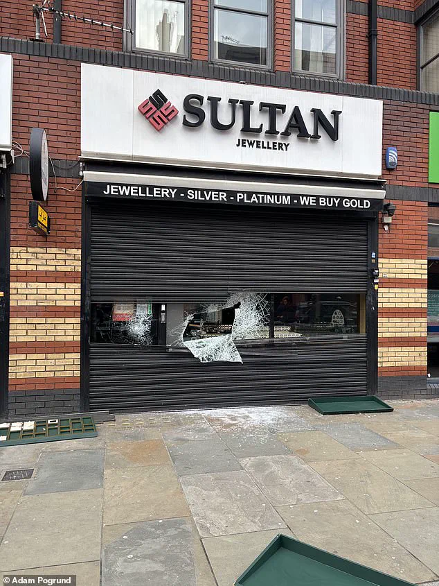 Exclusive Footage Reveals Brazen Jewelry Store Robbery in London