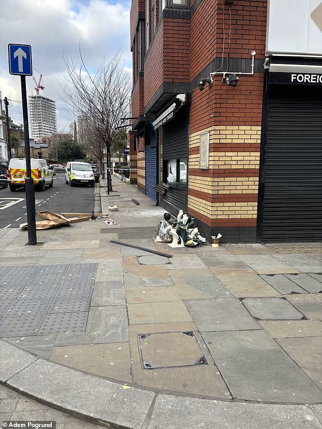 Exclusive Footage Reveals Brazen Jewelry Store Robbery in London