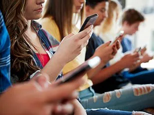Alarming Screen Time Exposure in Infants Under Nine Months: Study Reveals 75% Daily Media Use