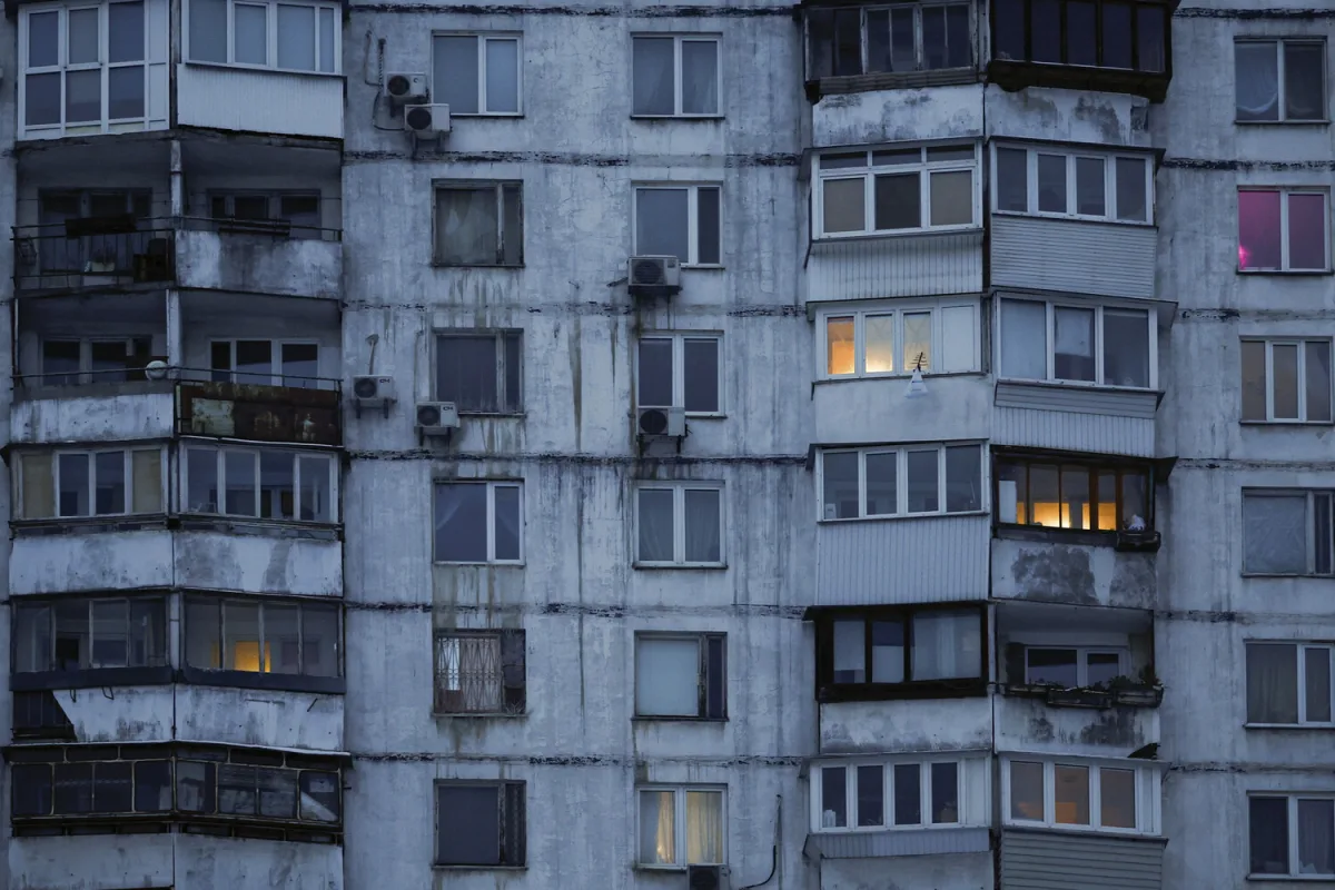 Khmelnytskyi Power Outages Follow Explosions; Officials Investigate