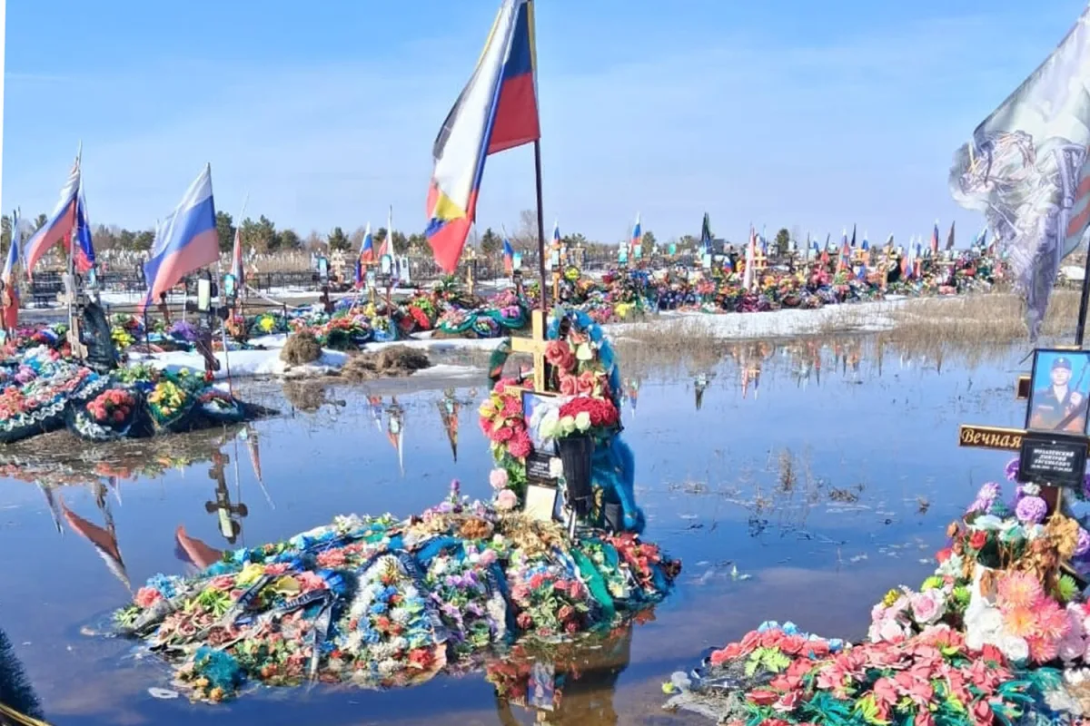 Flooded Cemetery Sparks Outrage Over Neglect of SMO Soldiers' Graves